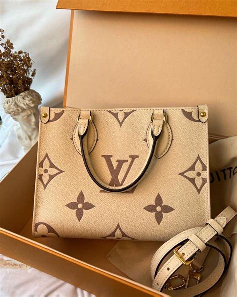 louis vuitton on the go pm cream|louis vuitton canvas.